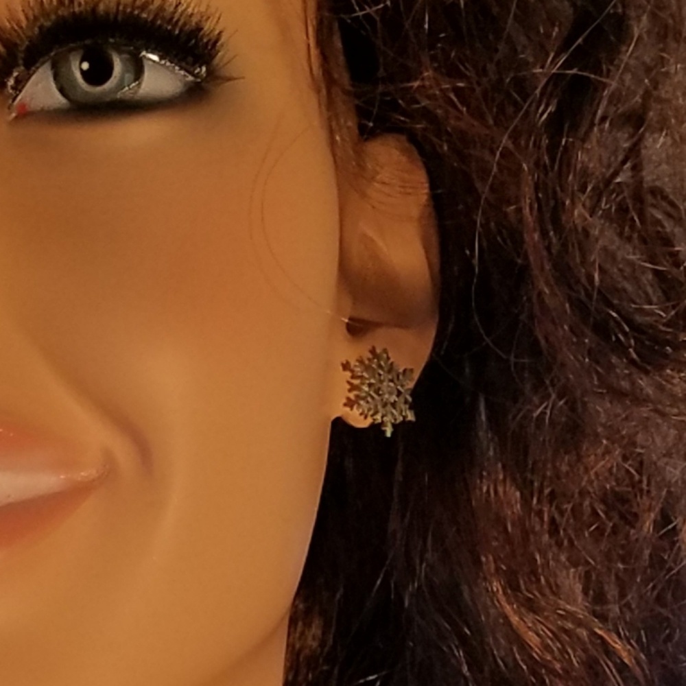Snowflake earrings and pendant